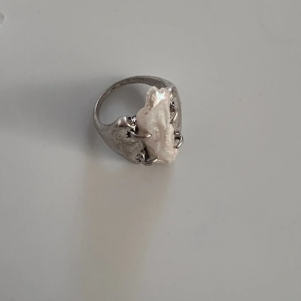 Free people Silver Baroque Pearl Statement Ring - Picture 9 of 12